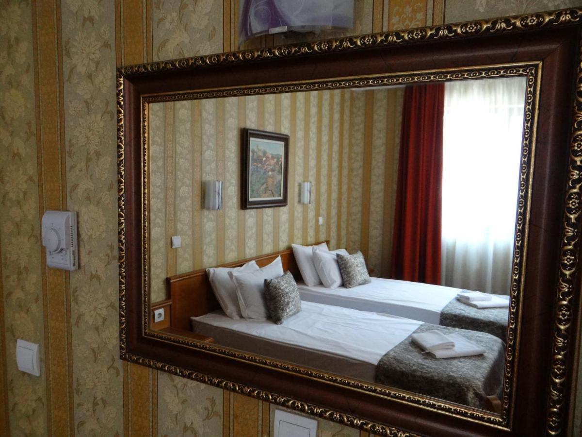 Real Hotel Weliko Tarnowo Exterior foto