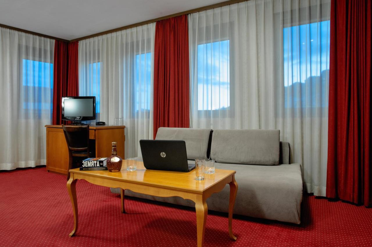 Real Hotel Weliko Tarnowo Exterior foto